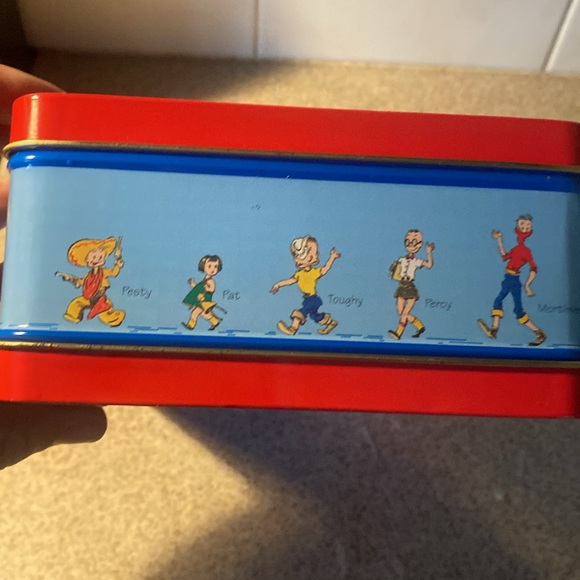 Bazooka Topps metal lunchbox w/ red trim & handle Characters around the sides - Picture 5 of 7